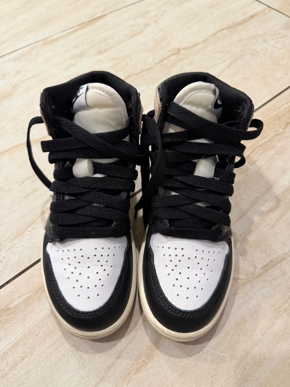 NIKE AIR JORDAN 1 retro high OG LATTE